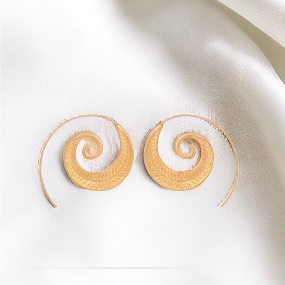 NEW Gold Plated Swirl Earrings Boho Ethnic Round Hoop Stainless Steel - Picture 4 of 5